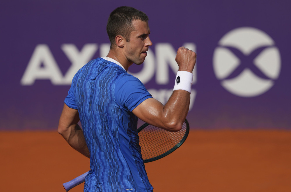 Đere srušio momka koji je namučio i Đokovića – za drugo polufinale u nizu!