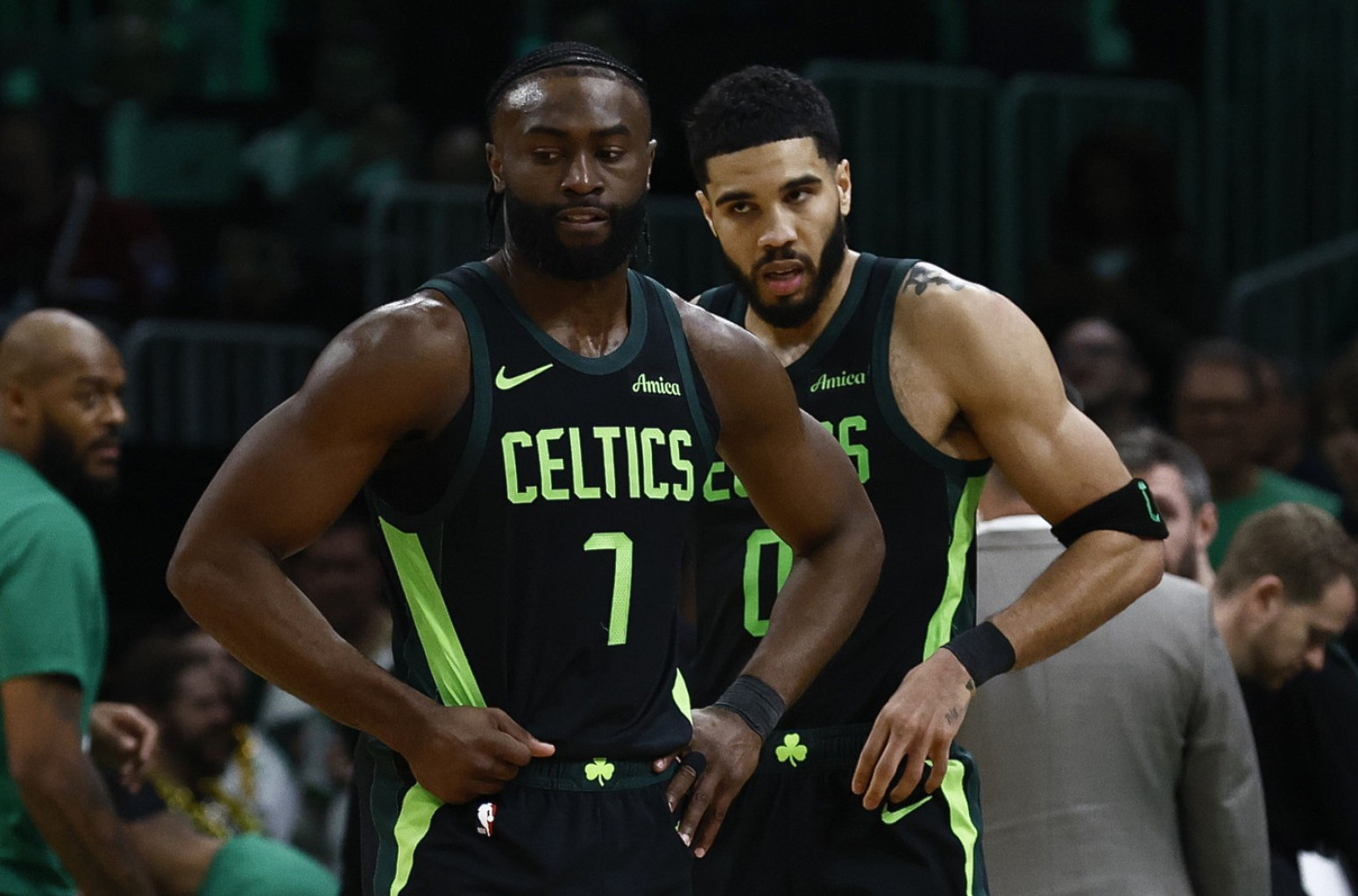 Šampion se obrukao – Tejtum "divljao", Braun ga pratio – Mičel rešio derbi NBA lige VIDEO