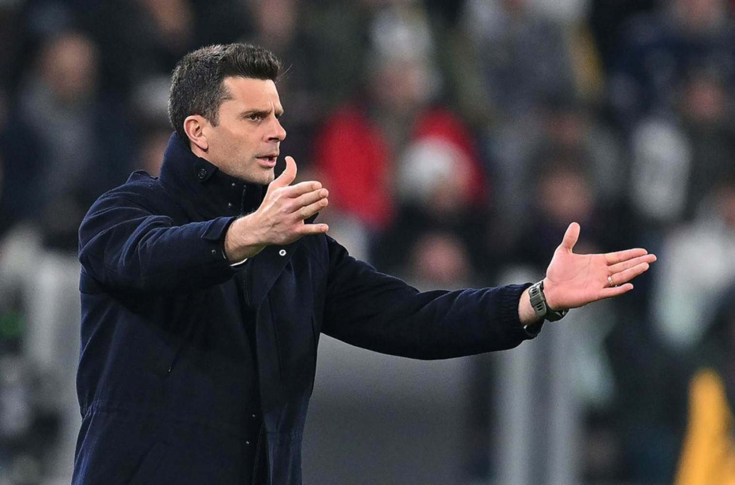 Moti se ljulja klupa – "isplivala" još jedna zamena