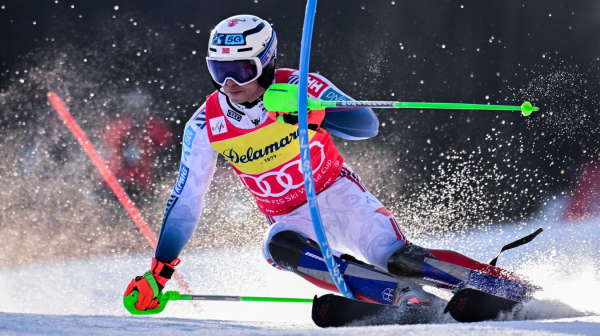 Kristofersenu pripao mali kristalni globus