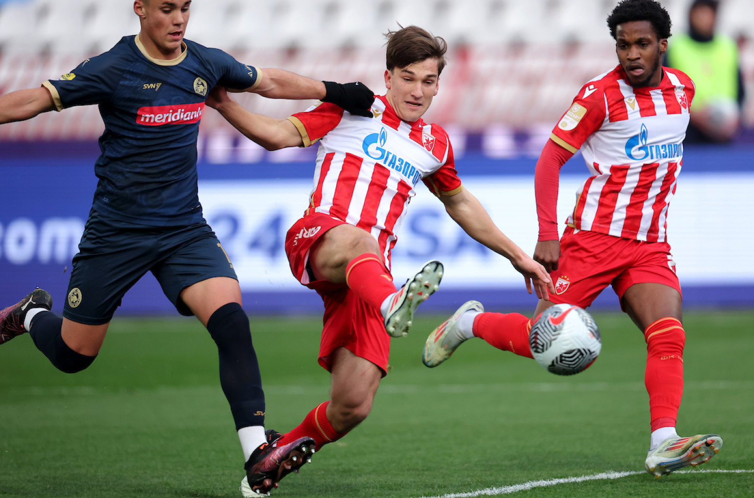 Zvezda razbila "traktoriste" VIDEO