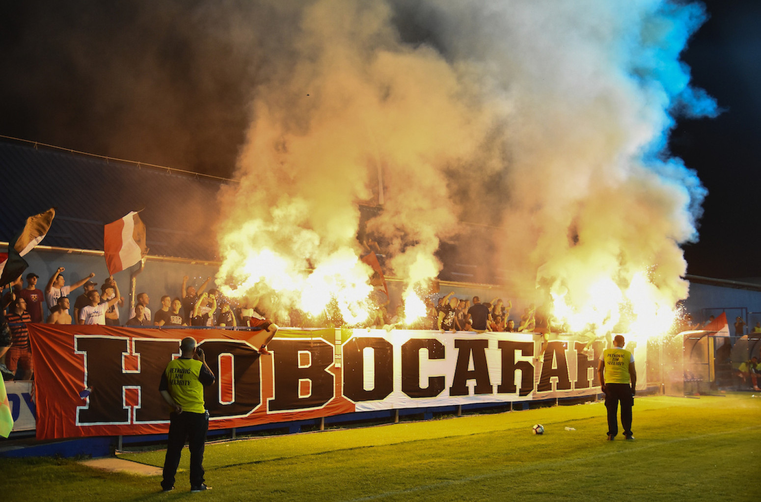 "Firmaši" napravili haos – Lalatović pobegao u svlačionicu VIDEO