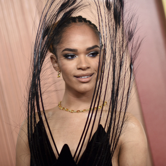 Već imamo "najluđe" kreacije na Oskaru: Prve zvanice na crvenom tepihu FOTO