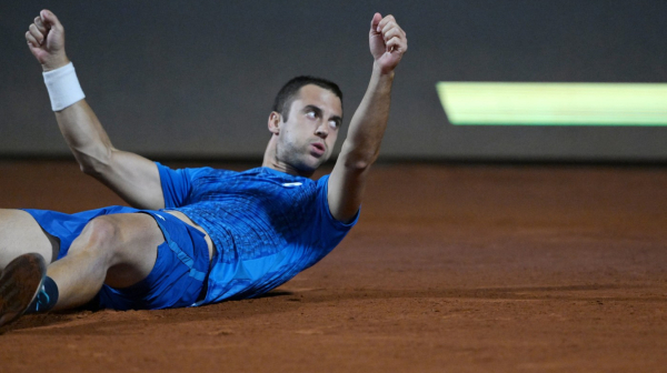 Đere razbio Ečeverija! VIDEO