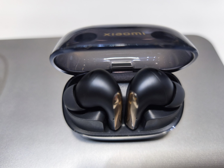 Robot i njegov pas, solarni laptop i internet iz vedra neba: Šta smo sve videli na MWC 2025 FOTO/VIDEO