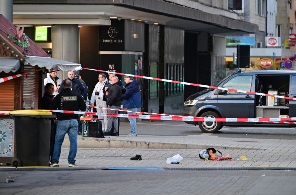 Delovi tela razbacani po ulici; Otkriveno ko je "pokosio" ljude, upucao se pilikom hapšenja FOTO/VIDEO