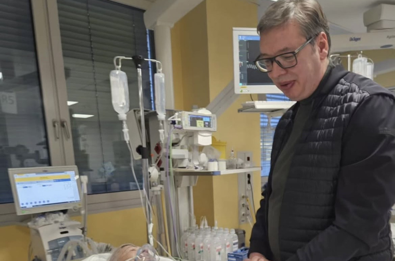 Vučić hitno posetio povređenu poslanicu; Jasmina Obradović na reanimaciji FOTO