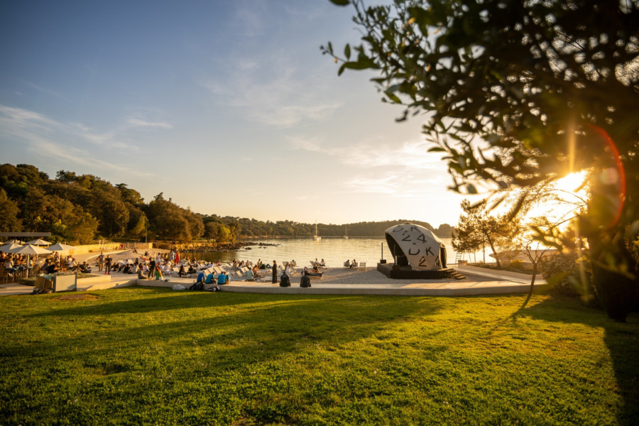 Dani komunikacija dovode jednu od vodećih žena stručnjaka za AI marketing