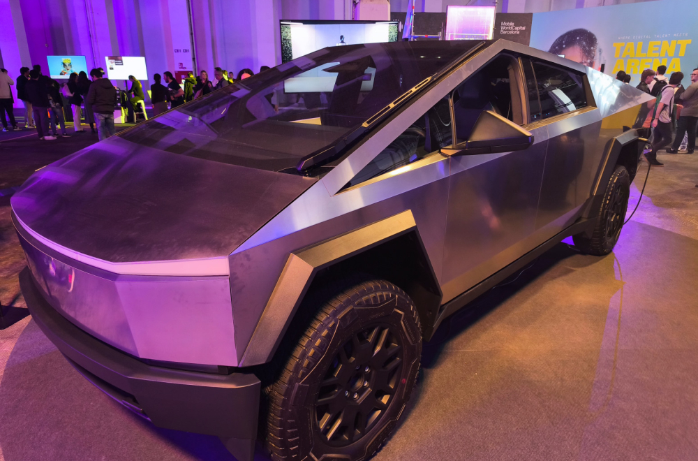 Tesla u problemu: Cybertruck pred ukidanjam zbog katastrofalne prodaje?