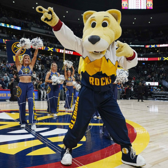 NBA maskote se "razbijaju" od para – Jokićeva naročito VIDEO