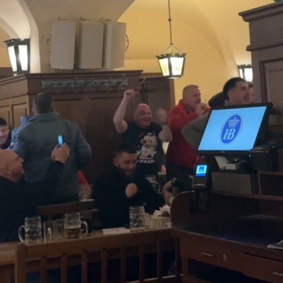 B92.sport u Minhenu – "Delije" zauzele "Hitlerovu pivnicu" VIDEO