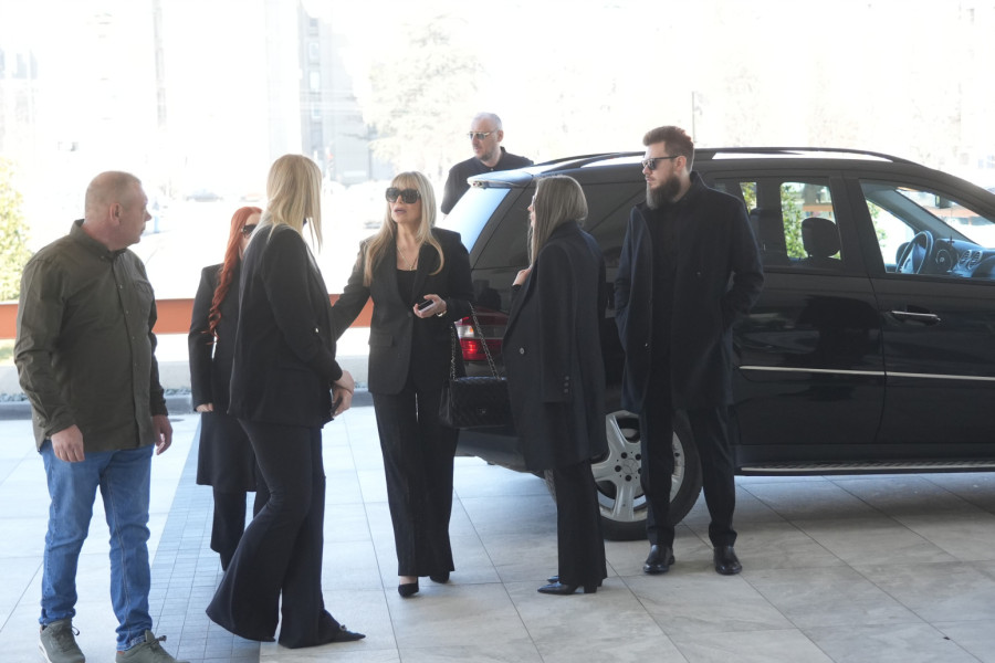 Završena komemoracija Saši Popoviću: Marija Šerifović održala potresan govor, cela sala plakala FOTO