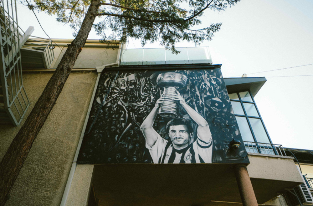 Osvanuo mural Moci Vukotiću na stadionu Partizana FOTO/VIDEO