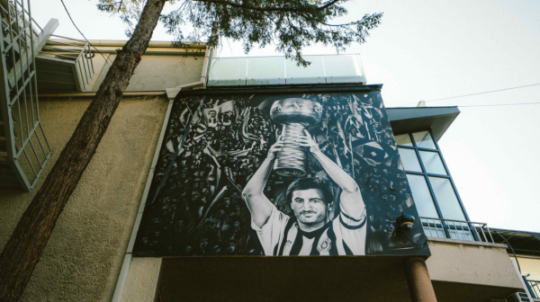 Osvanuo mural Moci Vukotiću na stadionu Partizana FOTO/VIDEO