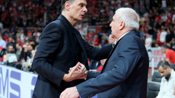 "Znam šta radim, neće mi mediji i društvene mreže dovoditi igrače"