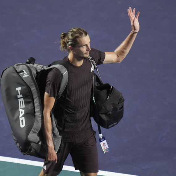 Zverev na kolenima – finalista AO i dalje "ne zna gde udara" VIDEO