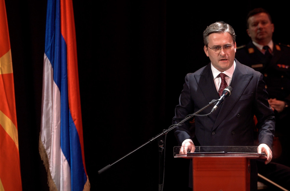 Pretučen ministar Nikola Selaković; Polomljen mu nos, upućen na skener