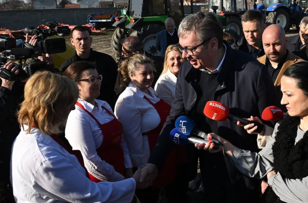 Vučić: "Banatska pruga bi spojila Beograd i Pančevo"; "U Dom zdravlja u Opovu ulažemo 2,2 miliona evra"
