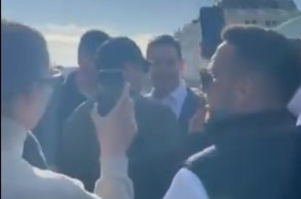 Devojka se onesvestila bežeći od Šarovića VIDEO