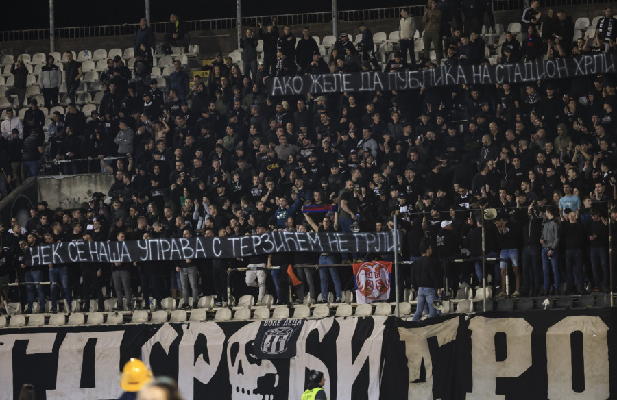 Grobari besni na Mijatovića FOTO