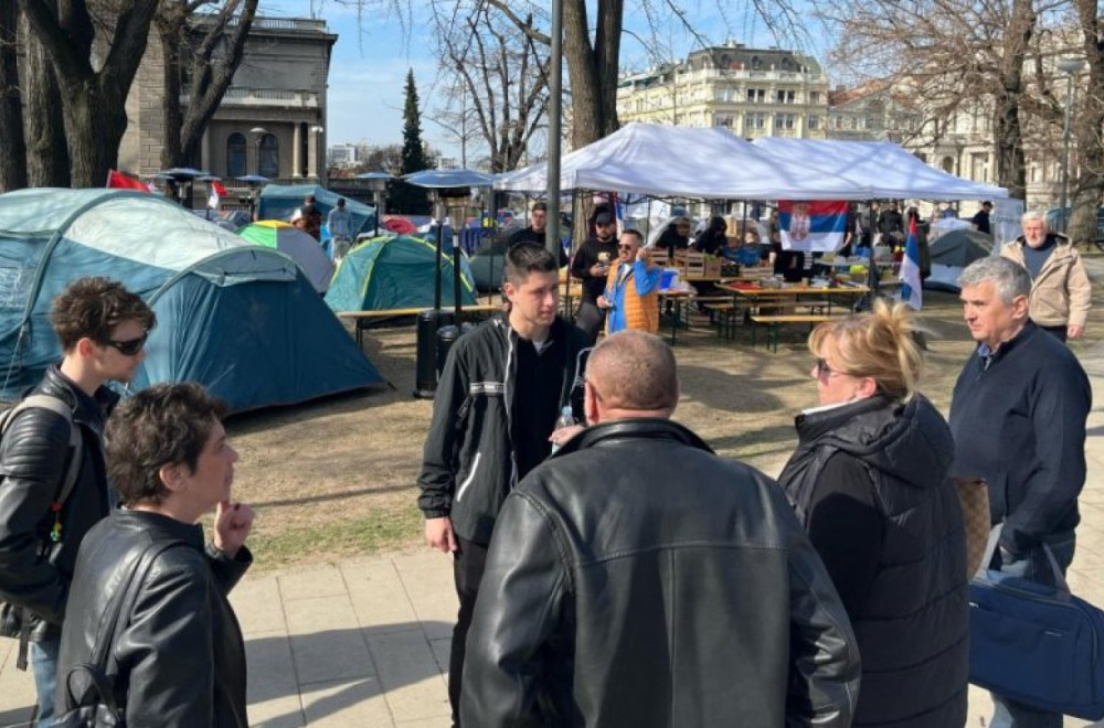 Profesor Branko Rakić obišao studente koji žele da uče