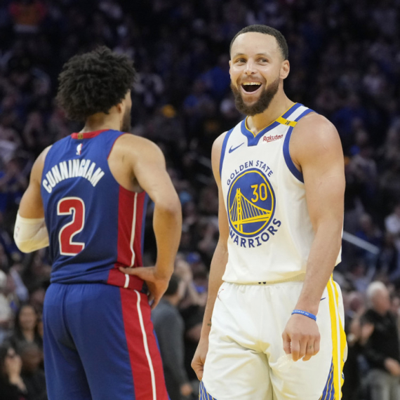 Stef Kari u "klubu 25.000" – Džejms je ubacio 16.907 poena više