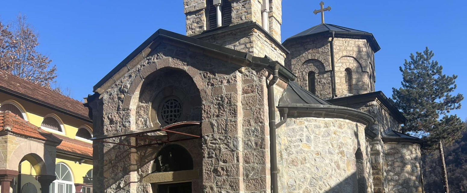 Ovde se nalazi čudotvorna ikona, a veliki broj vernika veruje da ima posebnu moć FOTO