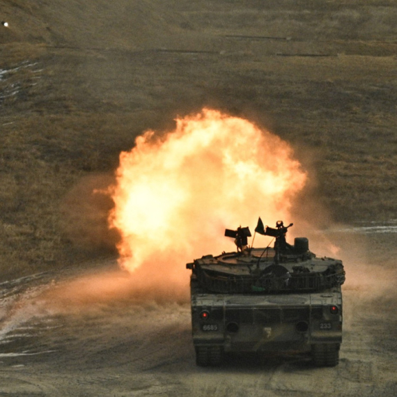 Opasna provokacija: Vojne snage u akciji; Invazija?