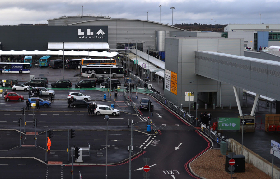Izvršen napad na Hitrou: Povređeno više ljudi FOTO/VIDEO
