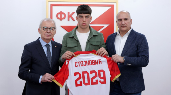 Zvezda "blindirala" desnog beka FOTO