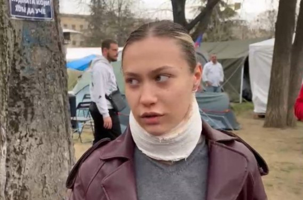 Učenica Marina došla da podrži studente koji žele da uče: Pretrpela sam nasilje od svoje profesorke