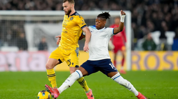 Lacio zaustavio neverovatnu seriju Udinezea, ali ostao iza Juventusa