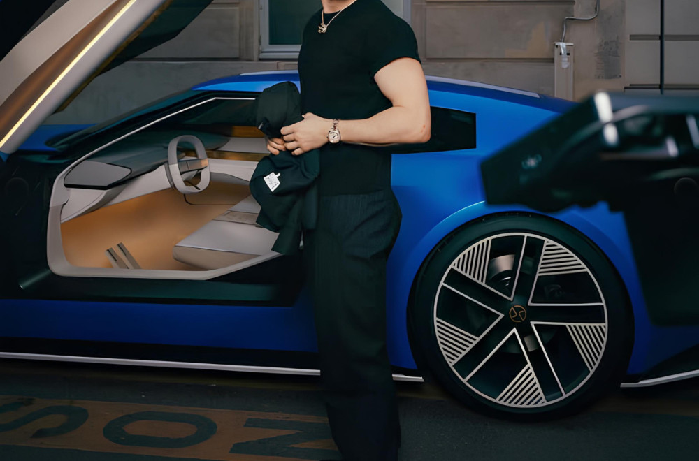 Debi u Parizu: Prvo pojavljivanje novog Jaguara u javnosti  FOTO/VIDEO