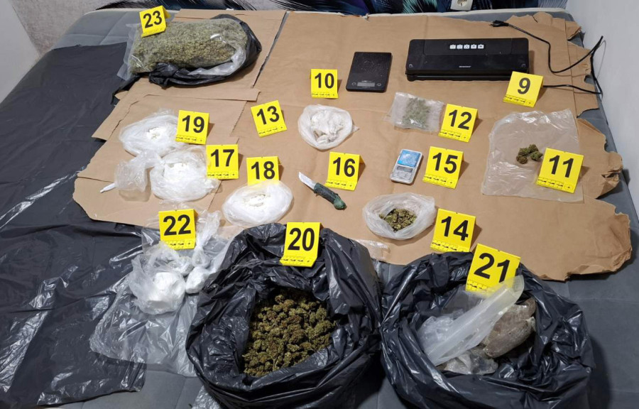 Policija upala u stan u Beogradu i pronašla veliku količinu droge FOTO