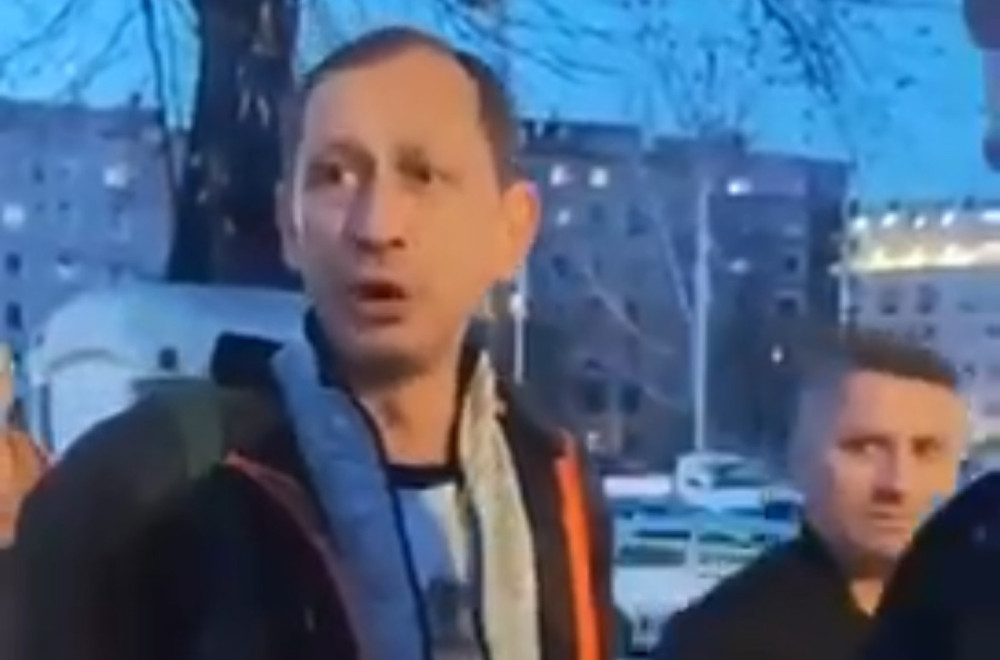 Skandalozno; Muškarac preti ubistvom studentima u Pionirskom parku VIDEO