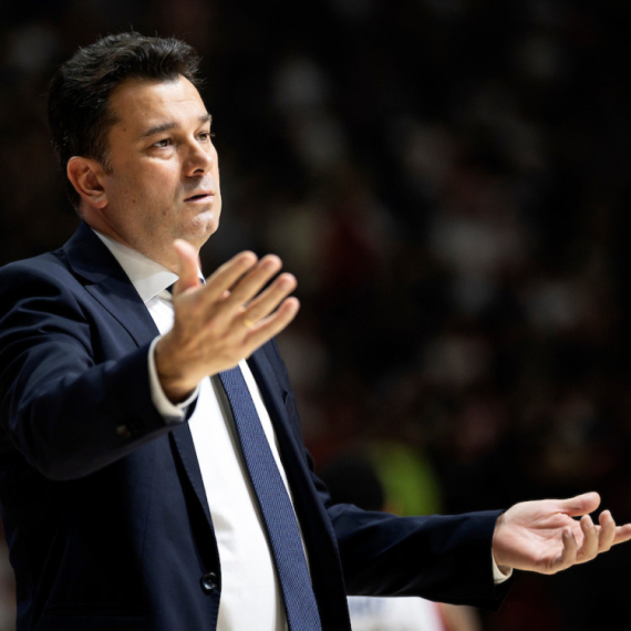 Nećete verovati, ali – Alba menja trenera