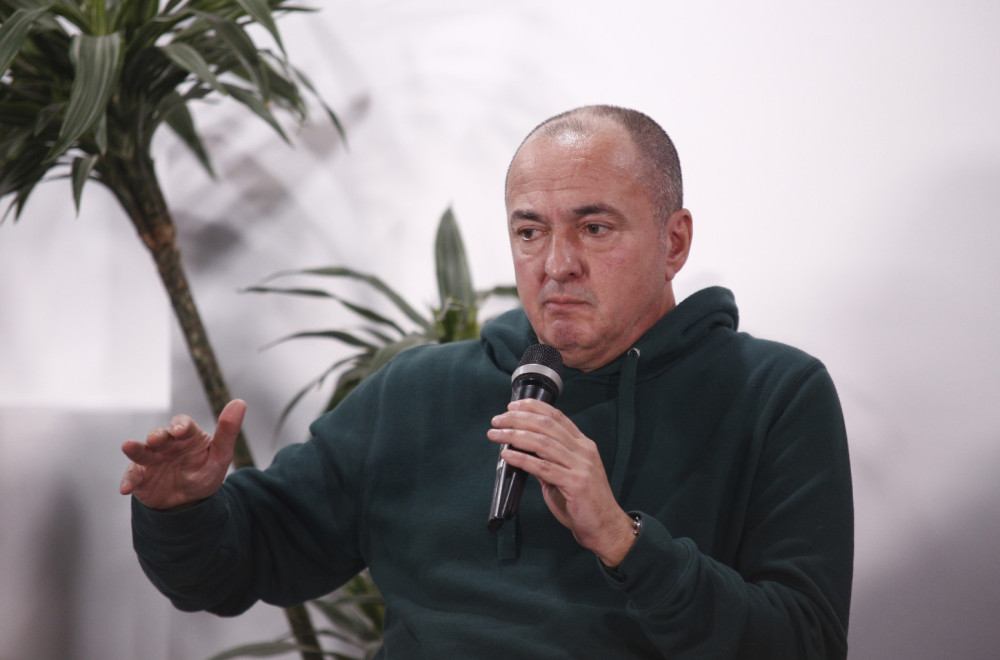 Poruka za većinsku Srbiju sa Šolakove televizije: Školska godina je izgubljena, koga briga VIDEO