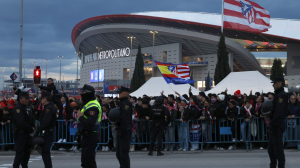 Haos u Madridu – sukob navijača i policije FOTO/VIDEO