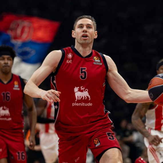 Kozer napustio Milano