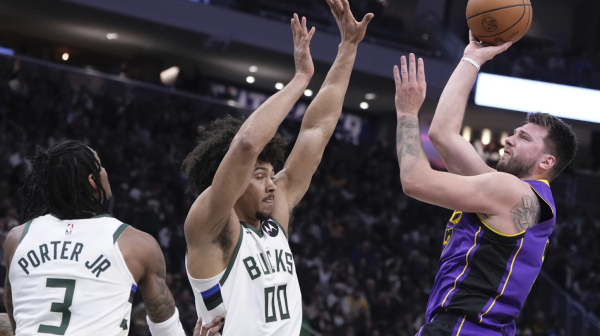 Dončić postigao 45p u debaklu Lejkersa VIDEO