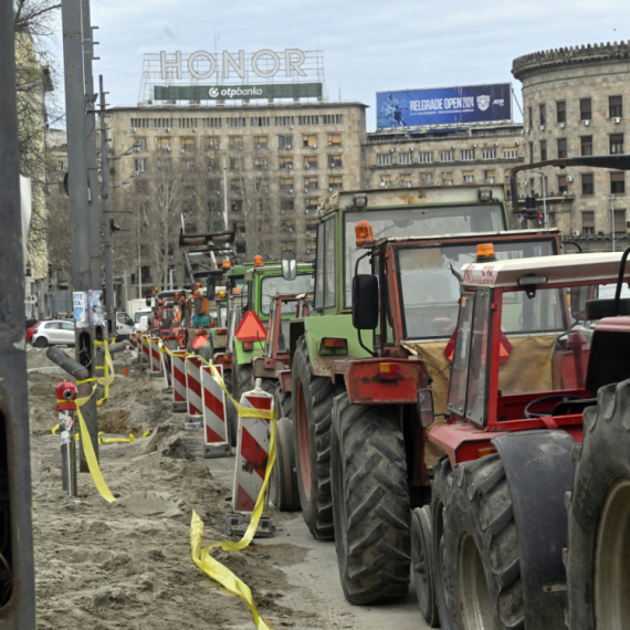 Konstantni napadi na studente koji žele da uče: Sa šipkama došli u Pionirski park VIDEO