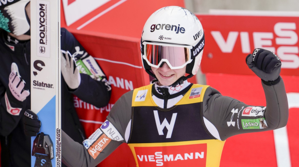 Nadmoćna Nika Prevc odbranila Kristalni globus VIDEO