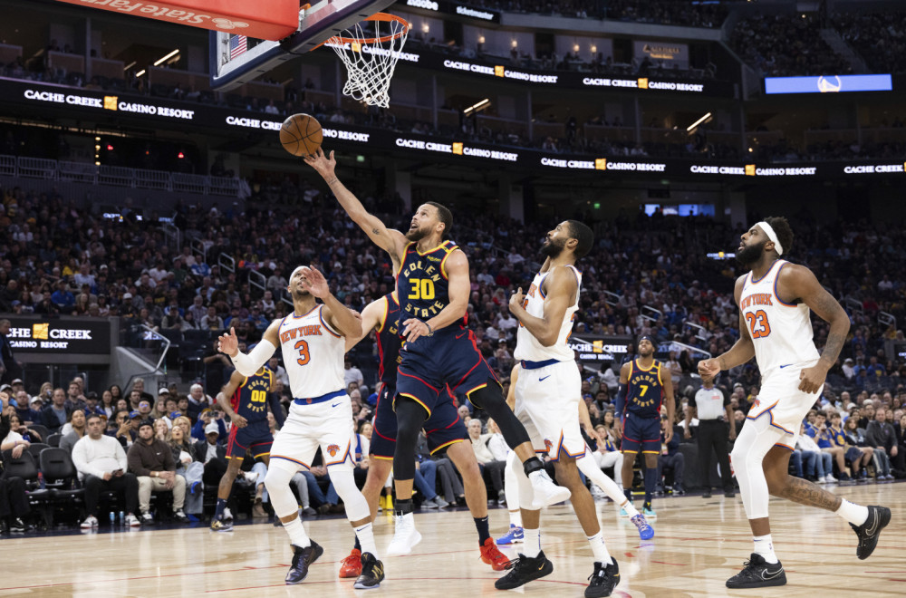 Kari "izrešetao" oslabljene Nikse – Stiv Ker ispisao istoriju VIDEO