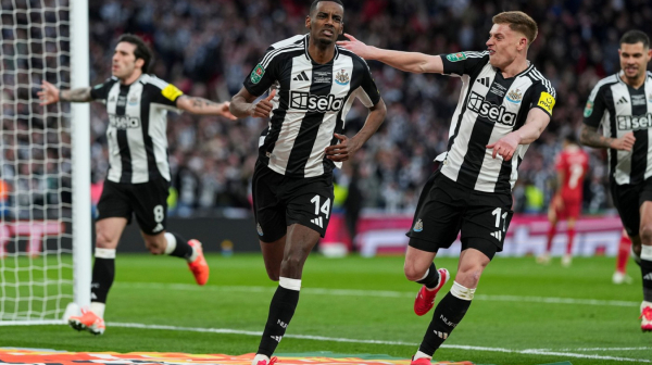 Više od pola veka čekanja – Njukasl srušio Liverpul i osvojio prvi veliki trofej! VIDEO