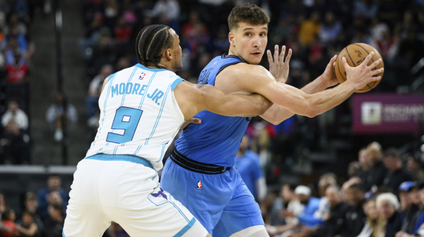 Bogdan šutirao 4 puta – Klipersi nemilosrdni protiv Nurkića VIDEO