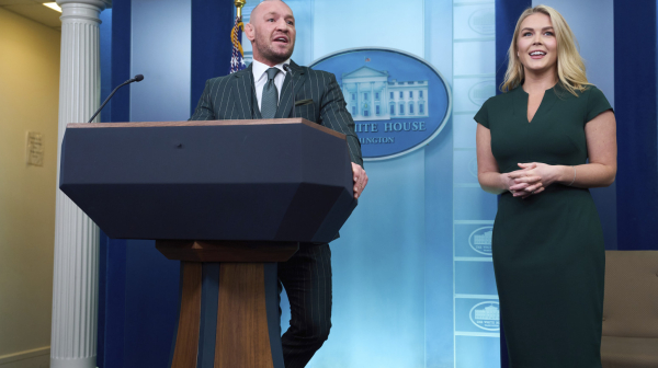 "Silovatelj, pljačkaš, a Tramp ga dočekuje raširenih ruku!" Megregor u Beloj kući na sveti irski dan VIDEO