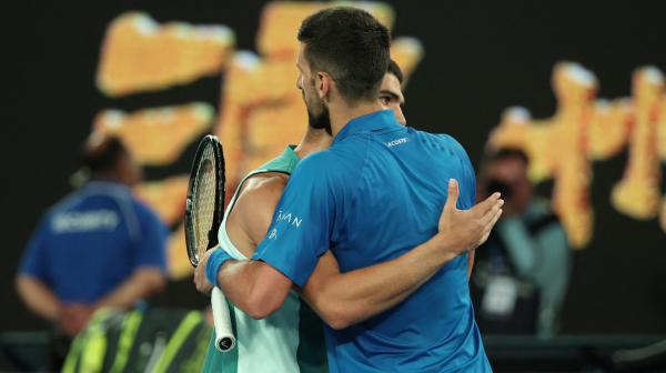 Srdačan susret Đokovića i Alkarasa: "Šta ima, brate?" VIDEO