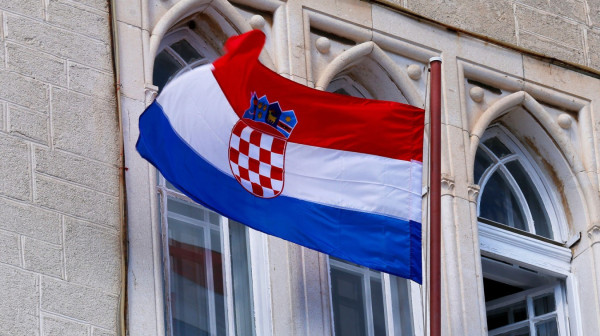 Hrvati opet u centru skandala zbog ustaštva: I na sportskom terenu tražili Tompsona