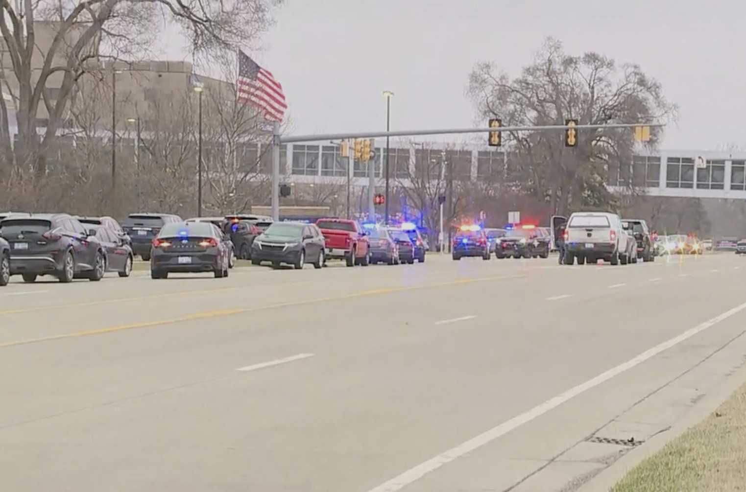 Totalni haos: Pucnjava u bolnici; Zaposleni se zabarikadirali FOTO/VIDEO