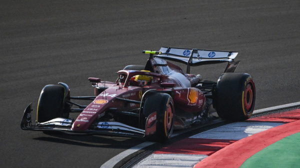 Počelo je – Hamilton stavio Ferari na prvo mesto